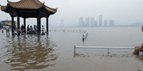 Субботние ливни помогли столице Китая преодолеть дефицит водоснабжения
