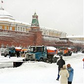 Москва под толстым слоем снега (ФОТО)