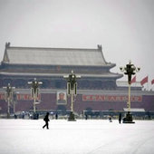 Искусственный снегопад парализовал часть Китая (ФОТО)