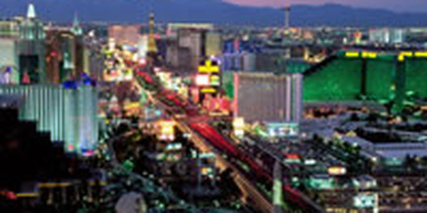 Зима продолжает забавляться, подарив Лас-Вегасу сильнейший снегопад