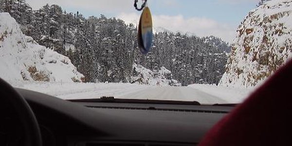 Снегопад и морозы осложнили жизнь в Турции