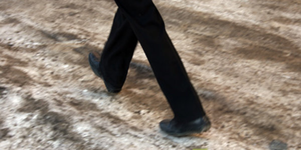 Внимание! Под ногами - гололедица!