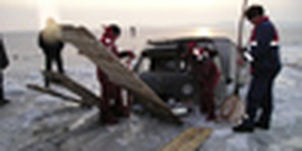 Спасатели предупреждают: выезд и выход на лед опасен!