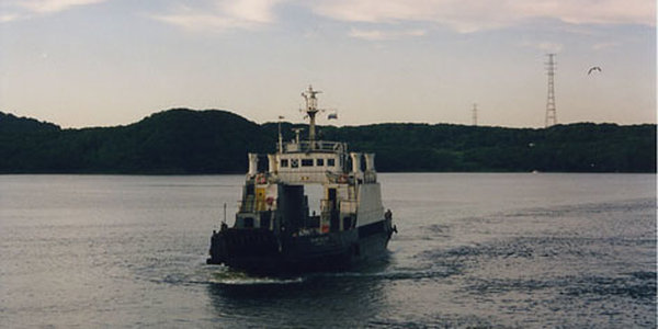 Во Владивостоке восстановлено движение паромов