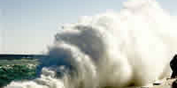 Штормовой ветер с Атлантики принес разрушения в Ирландию