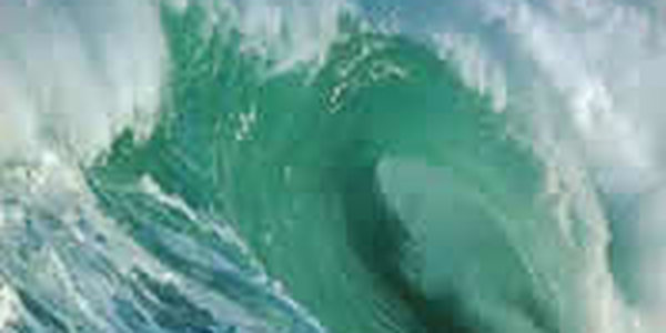 Гигантские волны напали на Южную Корею