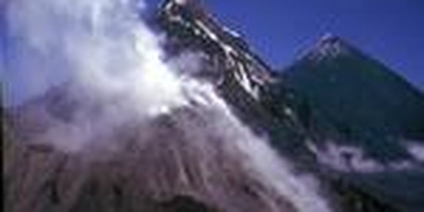 На острове Ява активизировался вулкан Келуд