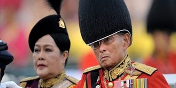 Король Таиланда: жадность чиновников стала причиной наводнения в 2011 году