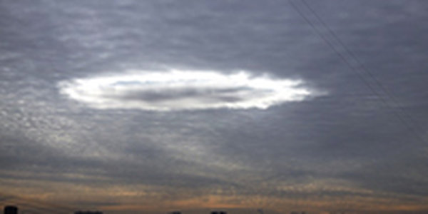 В небе над Москвой замечено светящееся облако (ФОТО)