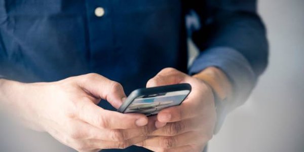 Мобильные телефоны делают из людей плохих работников