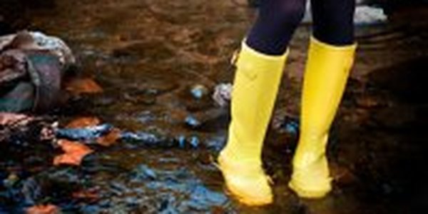 Резиновые сапоги — летний тренд Владивостока