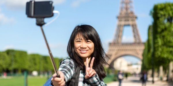 «Селфи» оказались опасней для людей, чем акулы