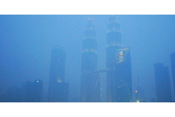 Власти Малайзии закрыли 7 тысяч школ из-за смога