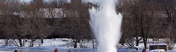 На Амуре начали взрывать лед