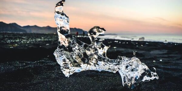 В Исландии официально попрощались с растаявшим ледником