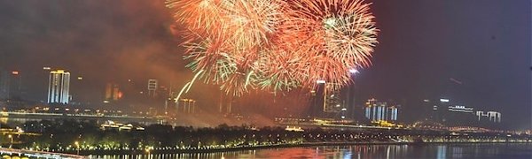 Запуск фейерверков в Пекине привёл к критическому загрязнению воздуха