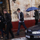 Осенний дождь на улицах Владивостока (ФОТО)