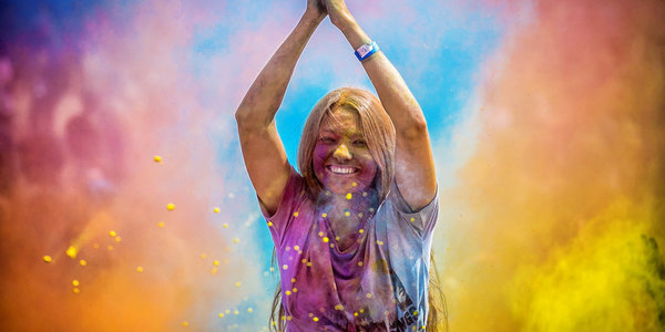 Как прошел фестиваль красок Холи во Владивостоке