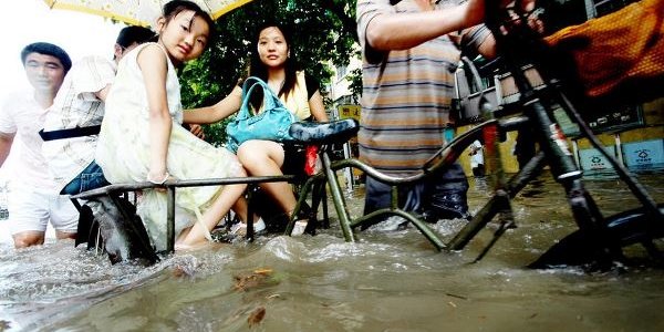 Сильные дожди вызвали потоп на юго-востоке Китая (ВИДЕО)