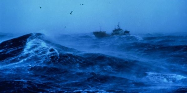 Шторм обрушился на юг Камчатки