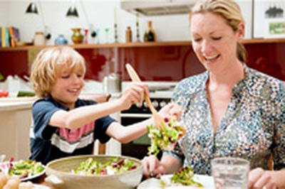 Семейные ужины способствуют поддержанию здорового веса