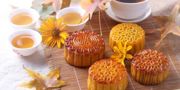 В Китае празднуют Середину осени и пекут лунные пряники