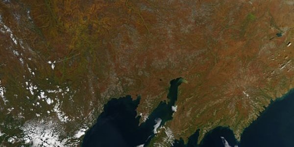 Яркие краски осени: вид из космоса