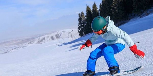 Новый год на лыжах и сноубордах на горнолыжном курорте «Горный воздух»