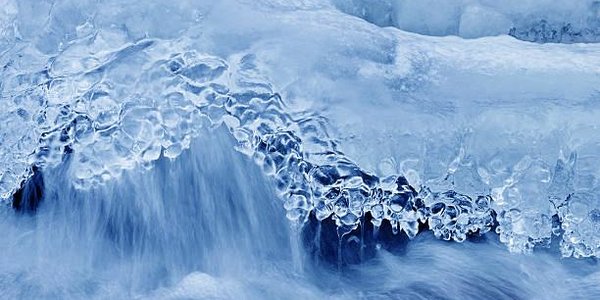 На реках Приморья начал таять лёд