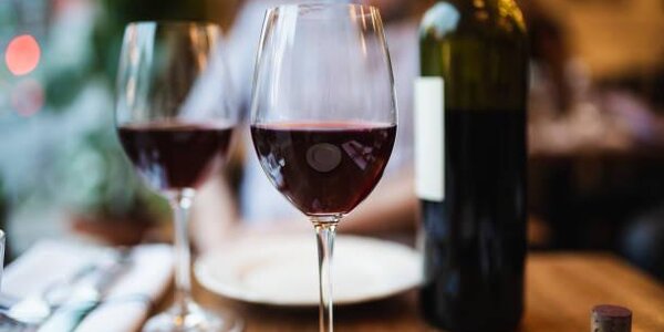 В Грузии начали выдавать туристам бесплатное вино