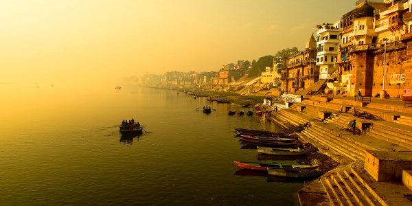 Правительство Индии пообещало очистить Ганг от мусора к 2018 году