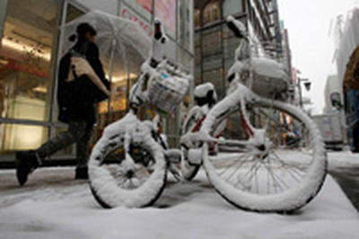 Снегопад принес в Японию рекордное количество снега