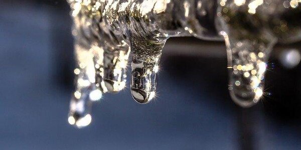 На стыке зимы и весны важно соблюдать правила поведения на льду