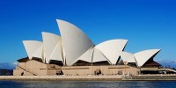 Работники Сиднейской оперы откажутся на год от бумаги