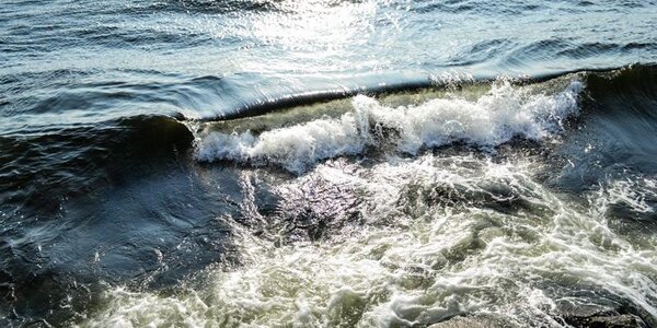 Тихоокеанский антициклон продолжает удерживать солнечную и жаркую погоду в Приморье