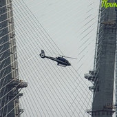 Прямой репортаж: подъем замковой секции моста через бухту Золотой Рог