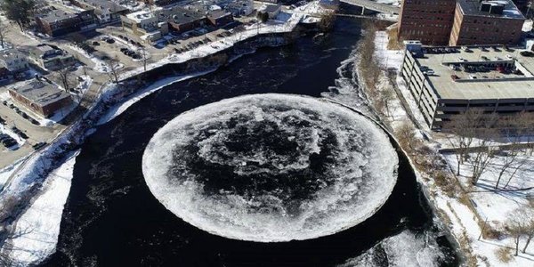 Гигантский ледяной диск: необычное природное явление удивило жителей США