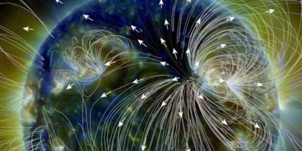 К Земле направляется поток высокоскоростного солнечного ветра