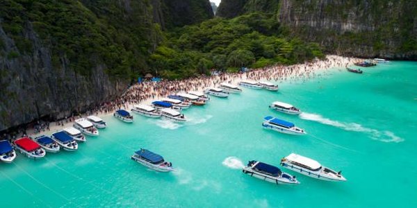 Тайская бухта из фильма «Пляж» закрывается из-за наплыва туристов