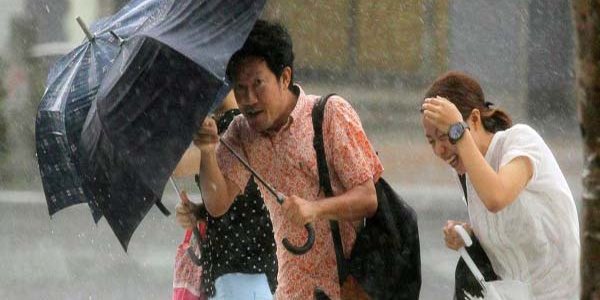 Тайфун «Накри» вынудил эвакуироваться 350 тысяч японцев