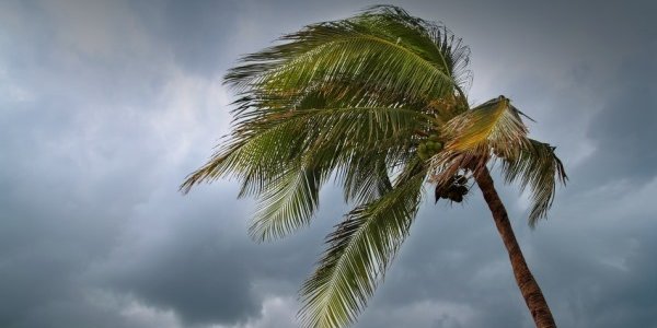 Филиппинам может угрожать удар тропического шторма