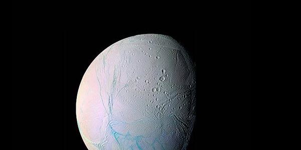 НАСА сообщило о возможном наличии жизни на поверхности спутника Сатурна