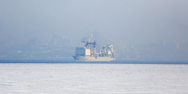 Внимание! В Амурском и Уссурийском заливах Владивостока возможен взлом припайного льда