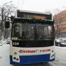 Во Владивостоке на линию вышел новогодний троллейбус