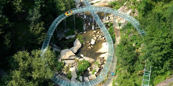 В Китае открыли самую страшную водную горку в мире