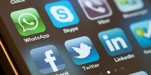 Общение с друзьями в соцсетях помогает справиться с депрессией