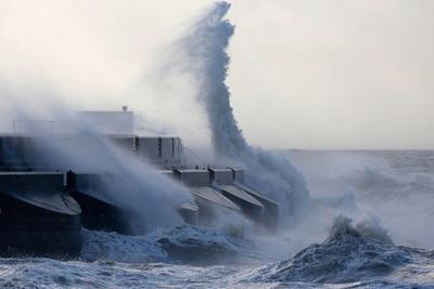 К берегам Японии приближается тайфун «Фанфон»
