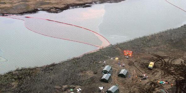 Экологи: разлив нефтепродуктов в Норильске мог произойти из-за таяния мерзлоты 