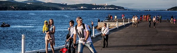 Приморцы продолжают наслаждаться теплой погодой