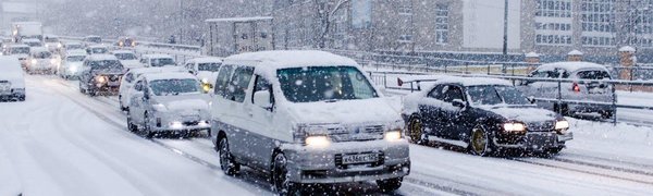 Из-за снегопада в эти выходные ГИБДД просит приморцев отказаться от поездок на авто